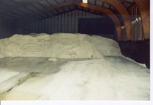 Bunker af vejsalt på lager