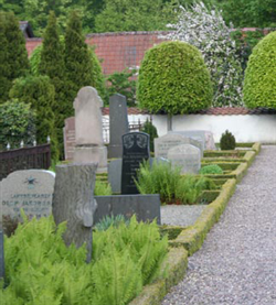 Selvfølgelighed, tradition og fornemmelse af tryghed er de vigtigste årsager til at unge foretrækker at blive begravet på en kirkegård. Foto: Ann-Britt Sörensen.