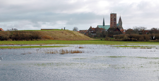 Det er vigtigt at kortlægge arealer og anlæg, som er truet af oversvømmelser, kysterosion eller tørke/hedeø-effekter. Foto: Ribe Kommune