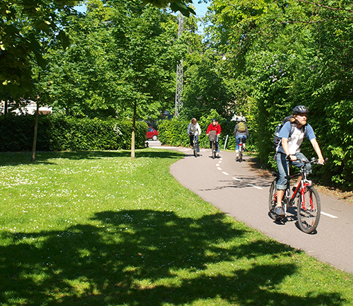 Frederiksberg Kommune anser sig selv for både at være miljømæssigt og fysisk grøn. Det fremgår også af byens brand og slogan: »Hovedstadens grønne hjerte«.