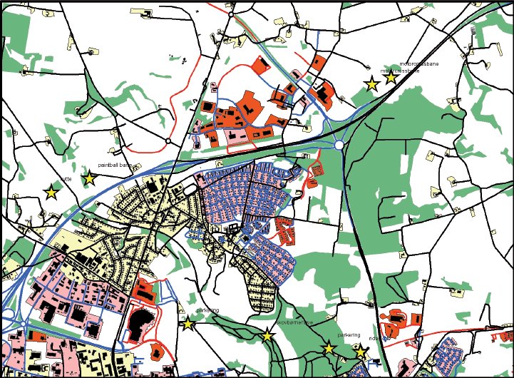 Figur 1. Kortudsndit (Bramrupdam) af undersøgelsesområdet omkring Kolding, som viser udbredelsen af skov (mørkegrønt), veje og bebyggede områder i 1975, 1995 og 2005. Områder, der var registreret som bebygget i 1975, er angivet med gullig  baggrund. Områder, som blev bebygget mellem 1976 og 1995, er angivet med rosa, og områder, som blev bebygget mellem  1996 og 2005, er angivet med rød baggrundsfarve. Tilsvarende farvekoder for veje er sort (1975), blå (1976-1995) og rød (1996-2005). Endvidere er punkter med en høj grad af forstyrrelse (p-pladser, motocrossbaner, skovbør-nehaver mv.) angivet med stjerner. Inden for kortudsnittet ynglede 8 par musvåger i 2006 (for at beskytte musvågerne, er redernes placering ikke angivet).